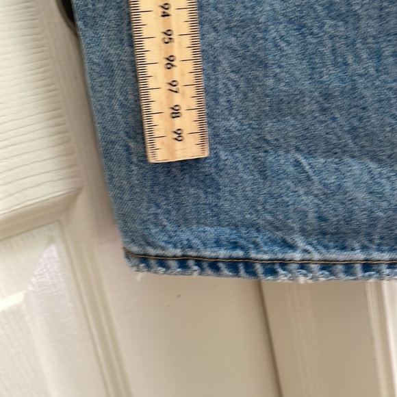 Aritzia Denim Forum - The BF High Rise Loose - Light Wash - L28 W29 - Picture 10 of 16